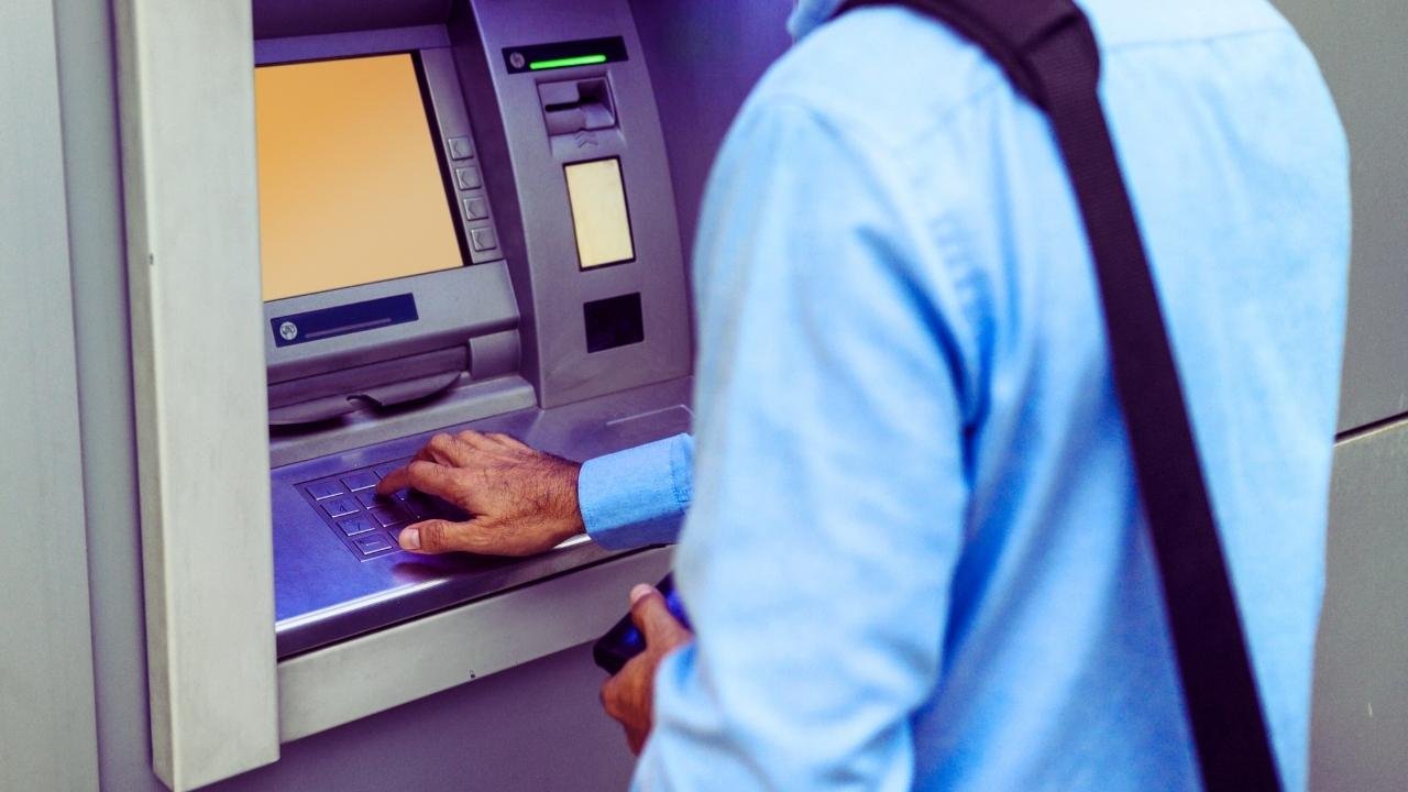 New UK Cash Withdrawal Limit Rule from Nov 1, 2025